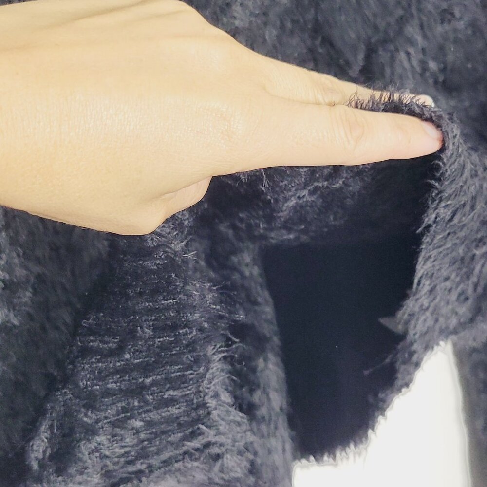 AKA Women's Black Shaggy Soft Vegan Fur Pullover Sweater Stretch Comfy Size 14 - Picture 5 of 9